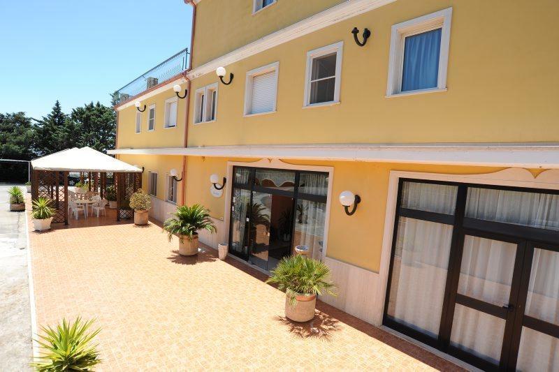 Hotel Garden San Giovanni Rotondo Dış mekan fotoğraf